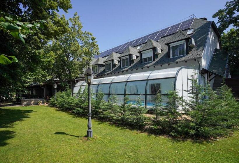 ホテル Szalajka Fogadó és étterem