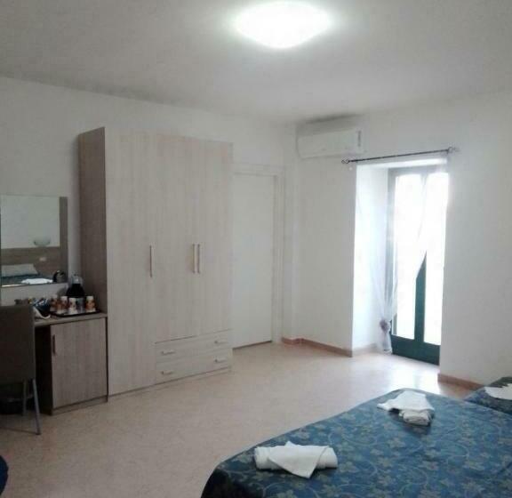 بنسيون Colibrì