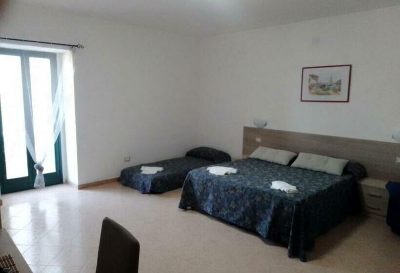 بنسيون Colibrì