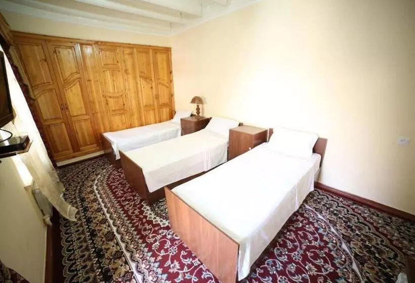 Majatalo Guest House Firuza