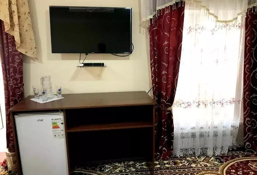 Majatalo Guest House Firuza