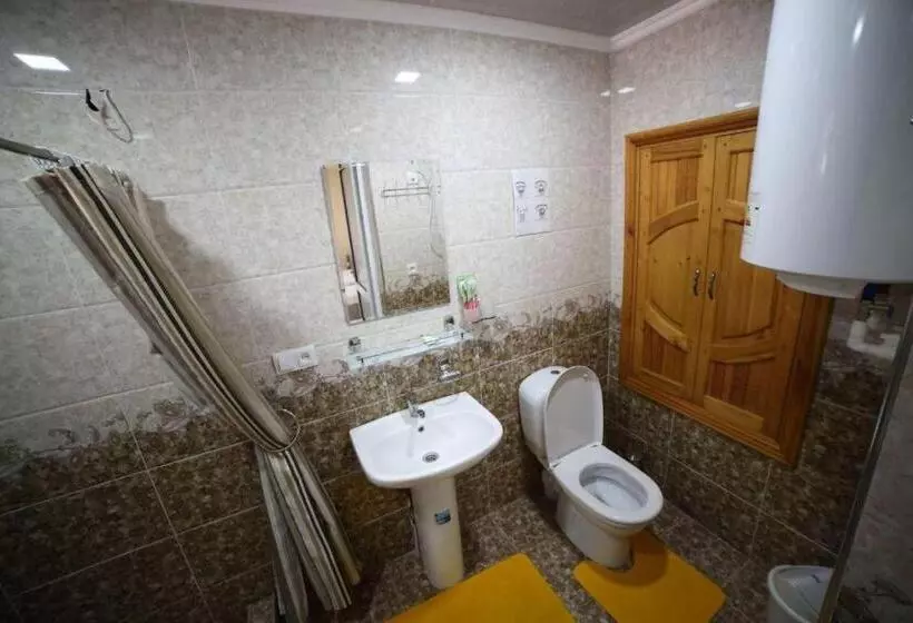 Majatalo Guest House Firuza