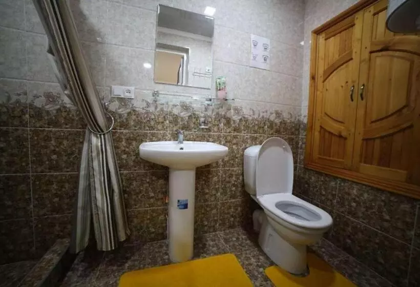 Majatalo Guest House Firuza