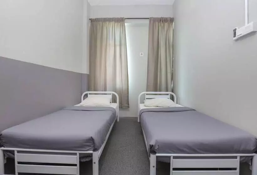 پانسیون Spot On 89751 Bed Station Guest House   Hostel