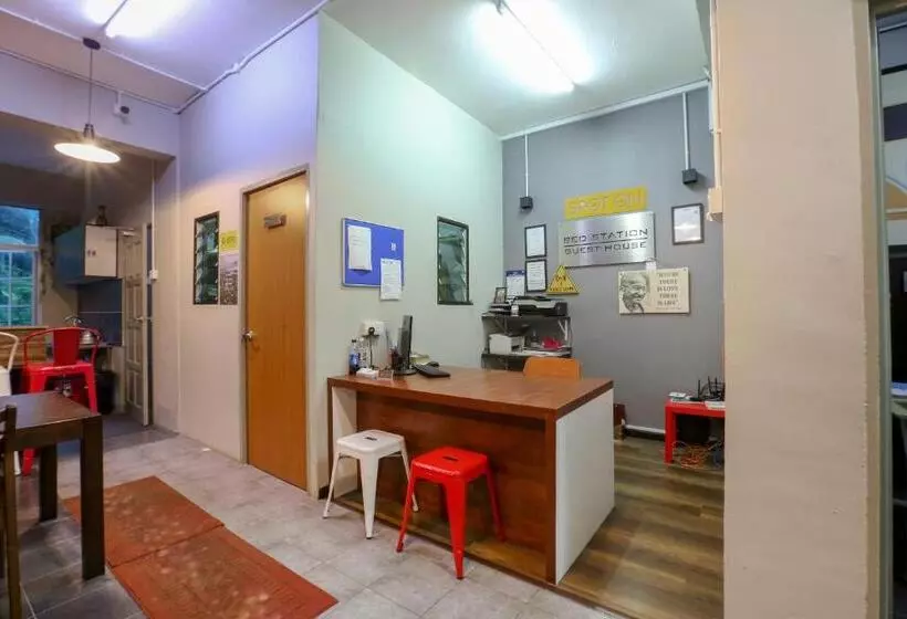 پانسیون Spot On 89751 Bed Station Guest House   Hostel