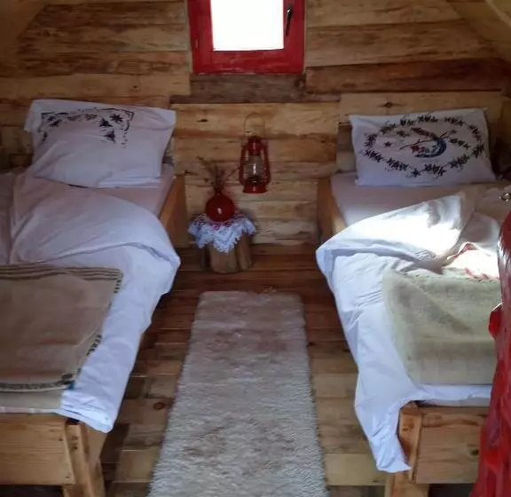 تختخواب و صبحانه Bungalovi Mijakovici