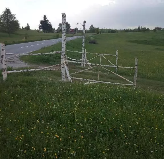 تختخواب و صبحانه Bungalovi Mijakovici