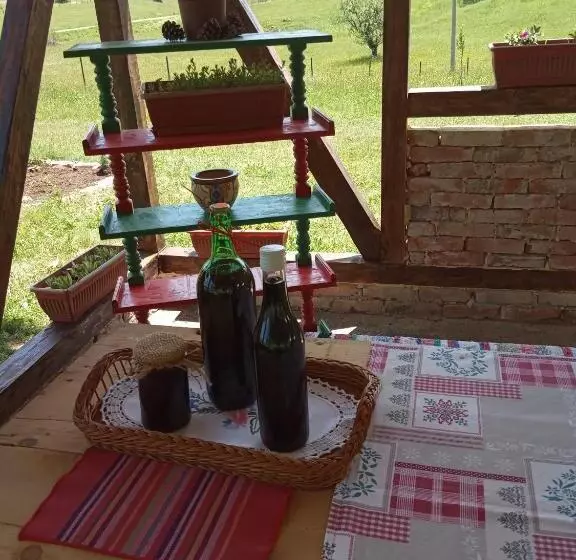 تختخواب و صبحانه Bungalovi Mijakovici