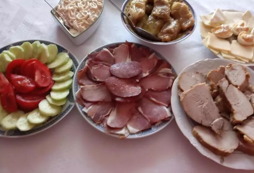 تختخواب و صبحانه Bungalovi Mijakovici