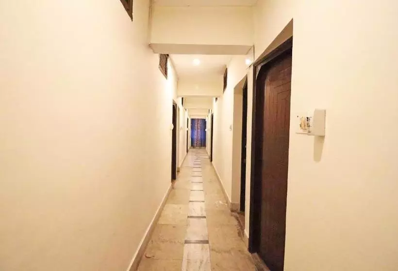 Hotelli Treebo Kosmos Anamika, 1 Km From Nainital Lake