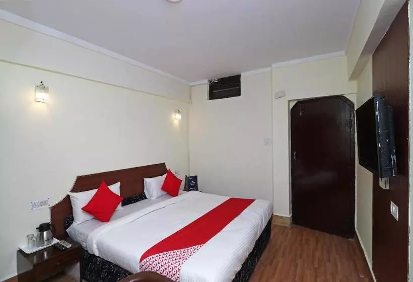 Hotelli Treebo Kosmos Anamika, 1 Km From Nainital Lake