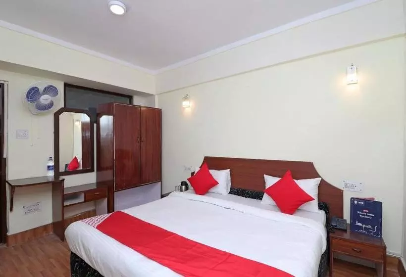 Hotelli Treebo Kosmos Anamika, 1 Km From Nainital Lake