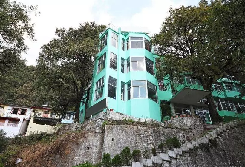 Hotelli Treebo Kosmos Anamika, 1 Km From Nainital Lake