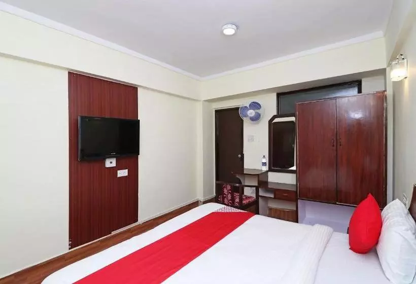 Hotelli Treebo Kosmos Anamika, 1 Km From Nainital Lake