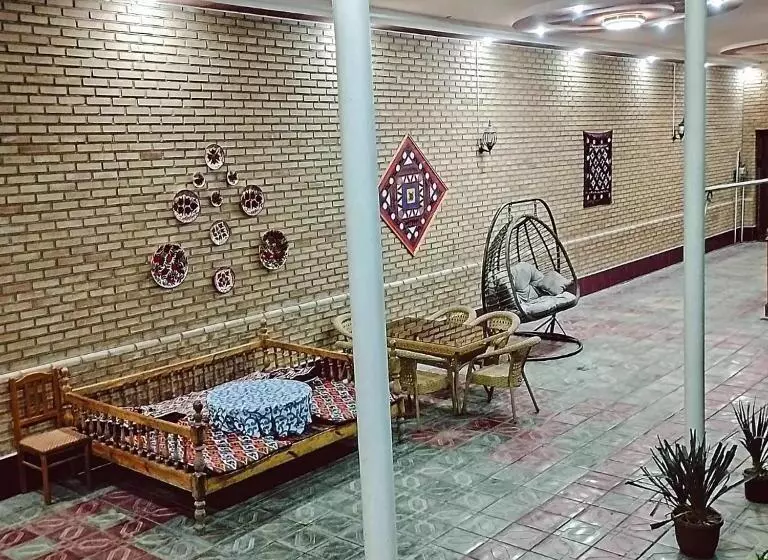 Majatalo Saroy Guest House