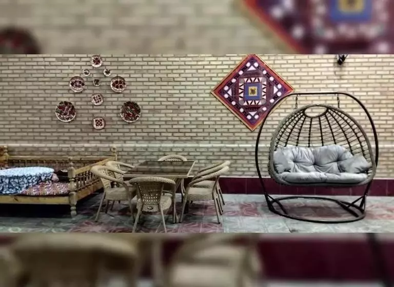 Majatalo Saroy Guest House