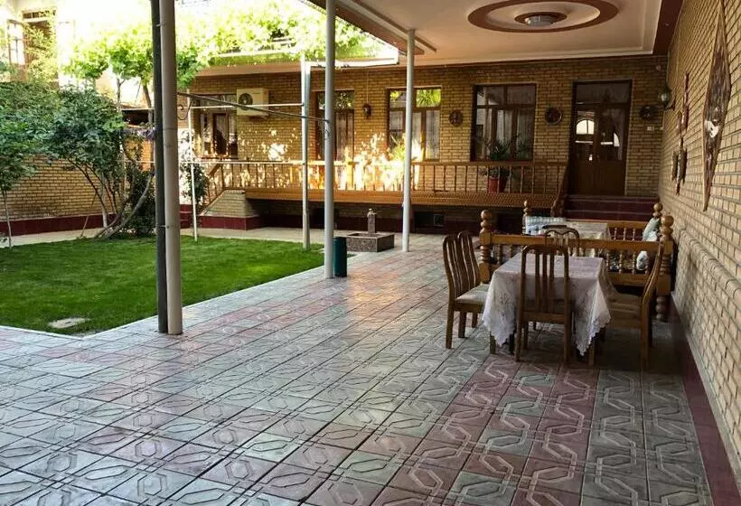 Majatalo Saroy Guest House