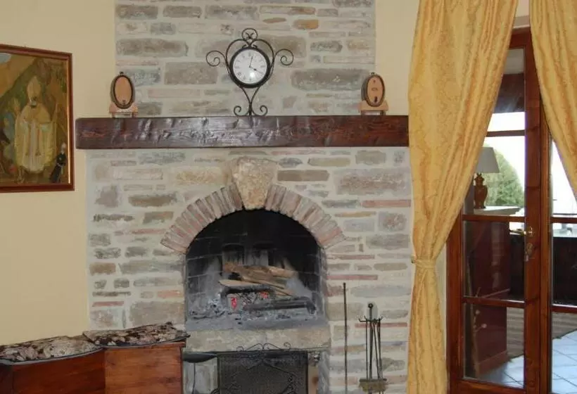 هتل Agriturismo Countryhouse Le Giare