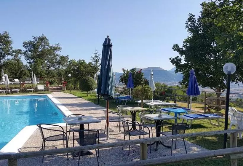 هتل Agriturismo Countryhouse Le Giare