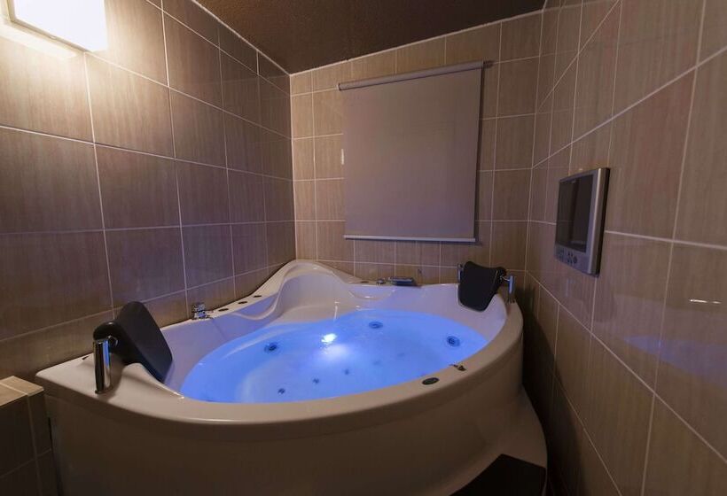 בית מלון כפרי Aloalo