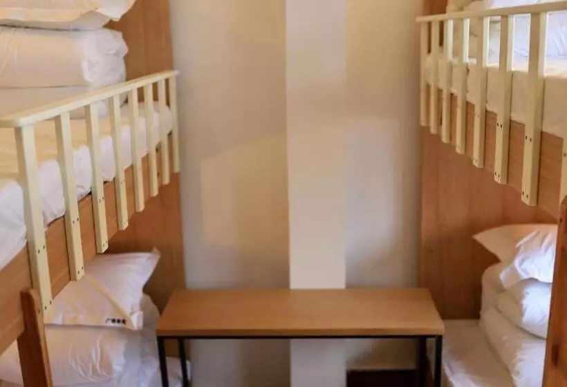 هتل Guilin Travel Light Hostel