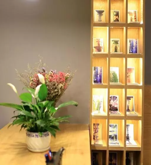 هتل Guilin Travel Light Hostel