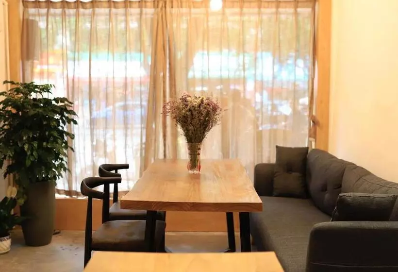 هتل Guilin Travel Light Hostel