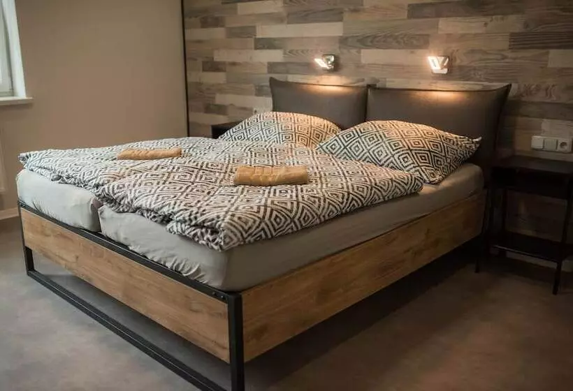 Majatalo Penzion Moon