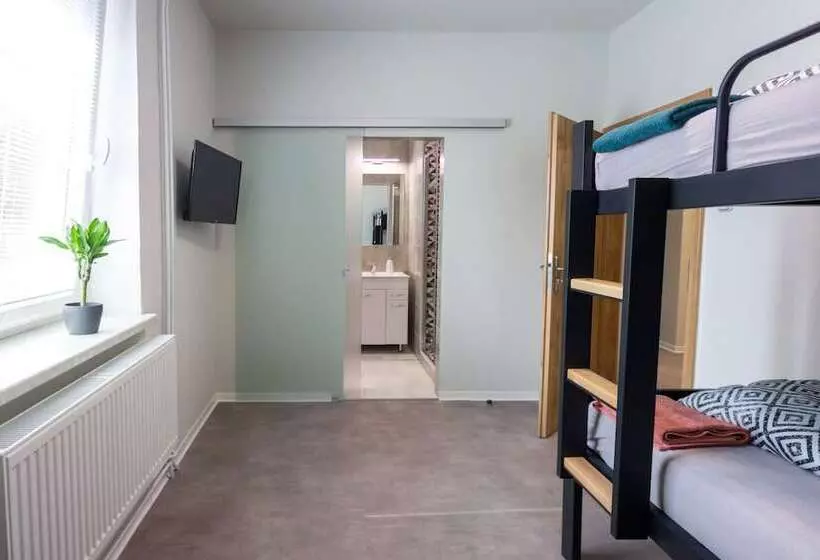 Majatalo Penzion Moon