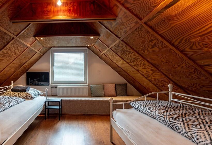 Majatalo Penzion Moon