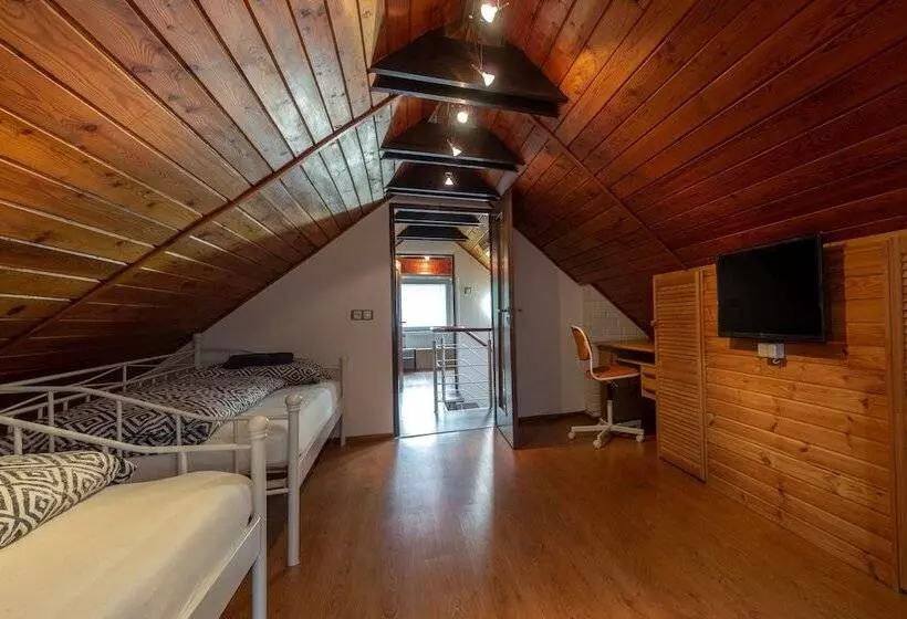 Majatalo Penzion Moon