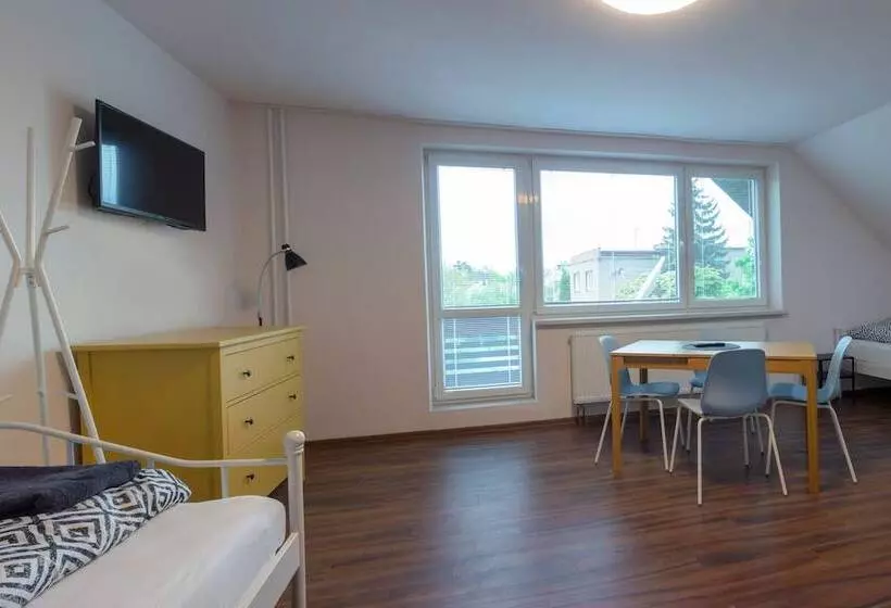 Majatalo Penzion Moon