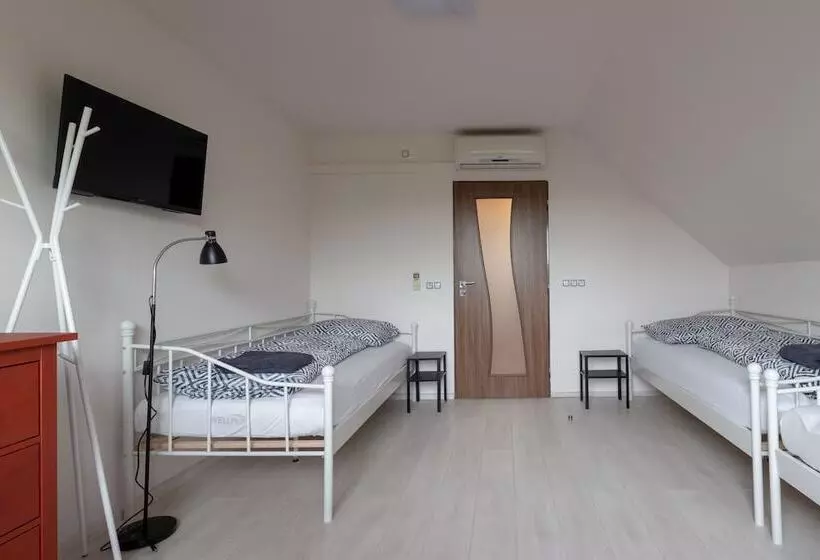 Majatalo Penzion Moon