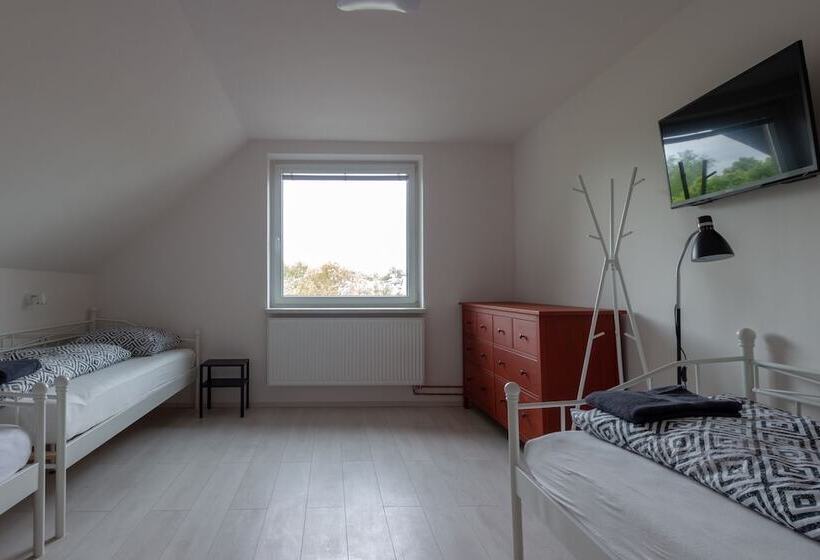 Majatalo Penzion Moon