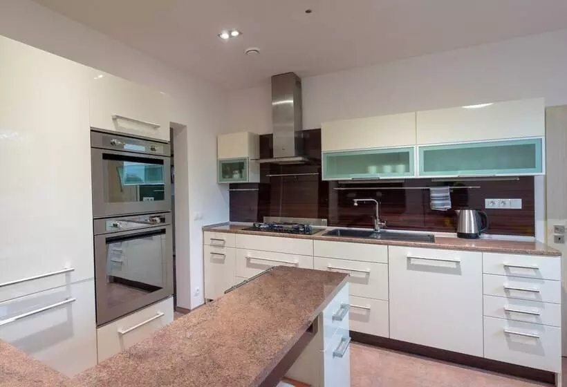 Majatalo Penzion Moon