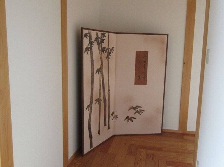 Bed and Breakfast Aki Kokubunji Shukubou