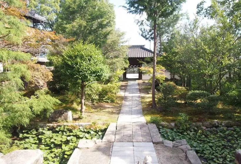 Aamiaismajoitus (B&B) Aki Kokubunji Shukubou