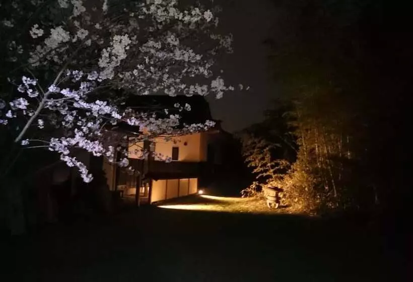 Aamiaismajoitus (B&B) Aki Kokubunji Shukubou