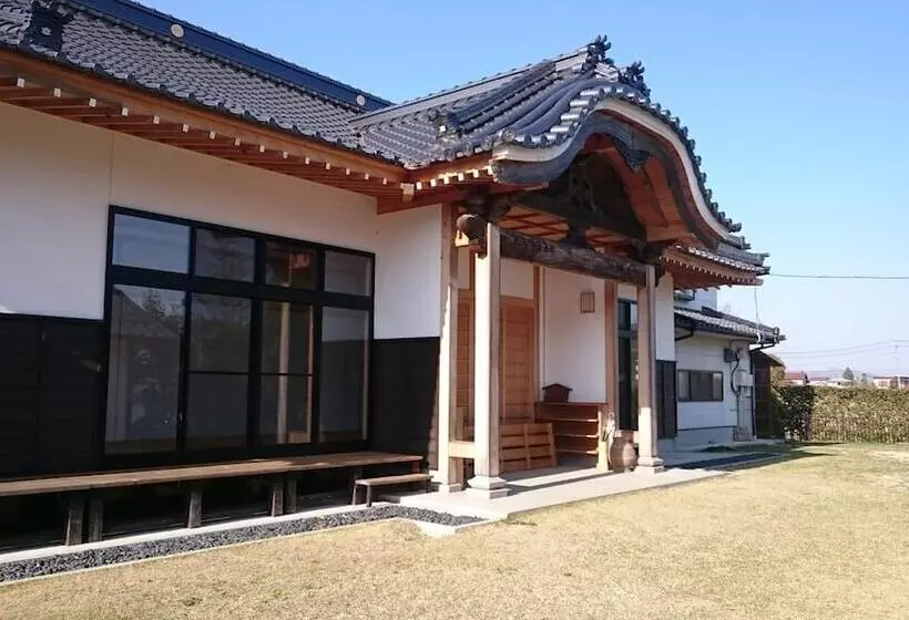 Aamiaismajoitus (B&B) Aki Kokubunji Shukubou