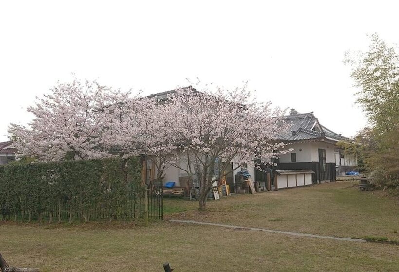 Bed and Breakfast Aki Kokubunji Shukubou