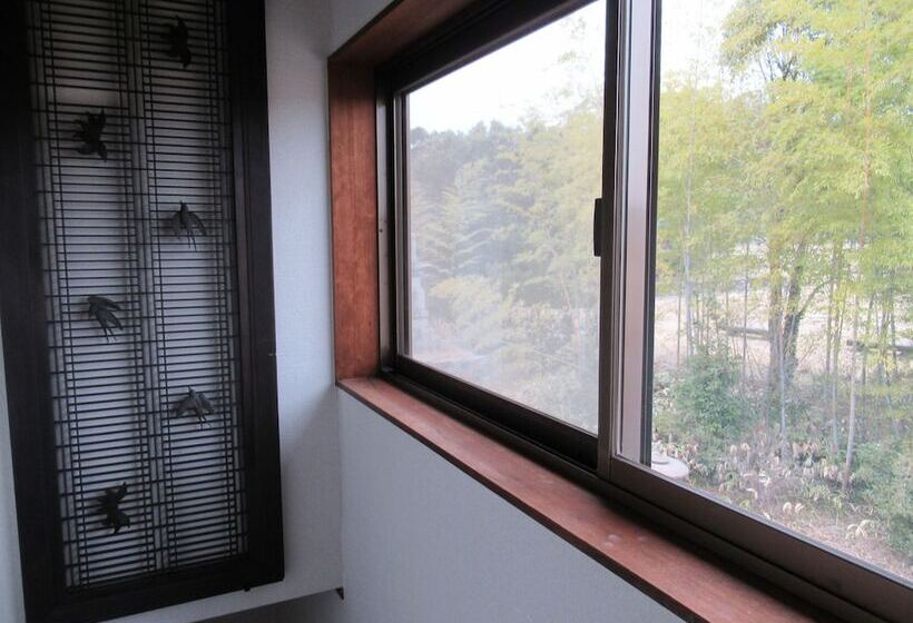 Bed and Breakfast Aki Kokubunji Shukubou