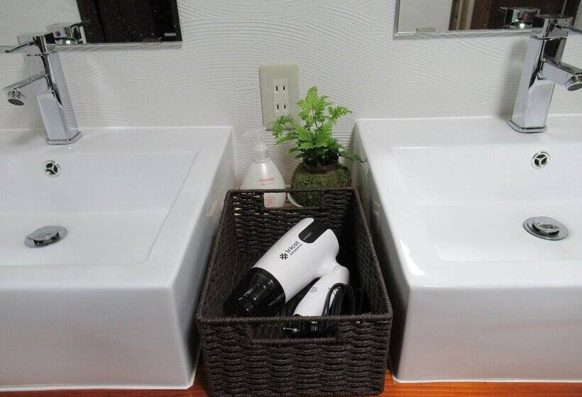 Bed and Breakfast Aki Kokubunji Shukubou