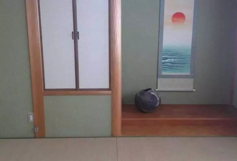 Aamiaismajoitus (B&B) Guesthouse Izuru