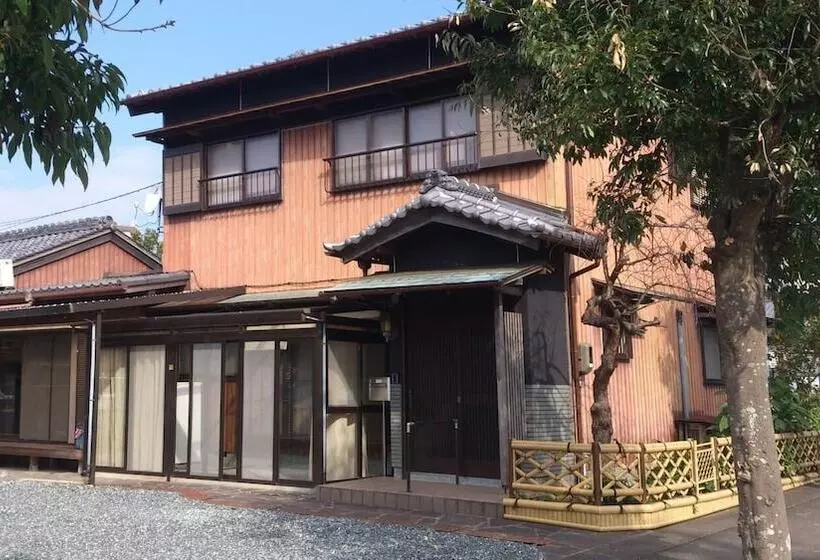 Aamiaismajoitus (B&B) Guesthouse Izuru