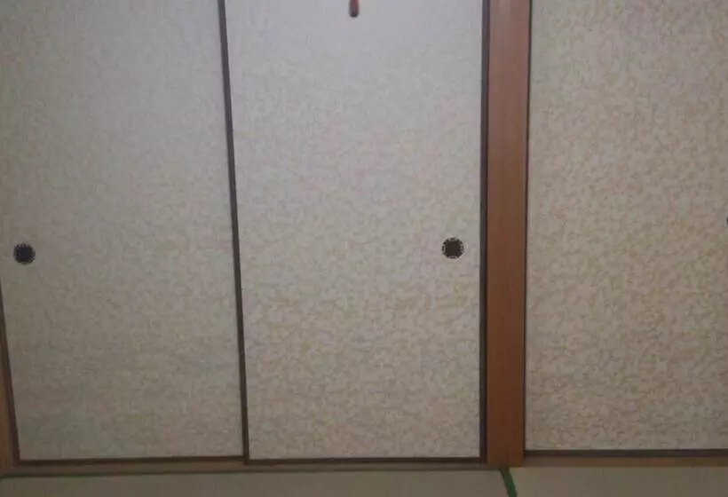 Aamiaismajoitus (B&B) Guesthouse Izuru