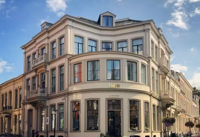 Finch Boutique Hotel, Downtown