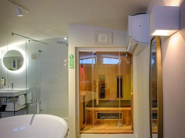 Finch Boutique Hotel, Downtown