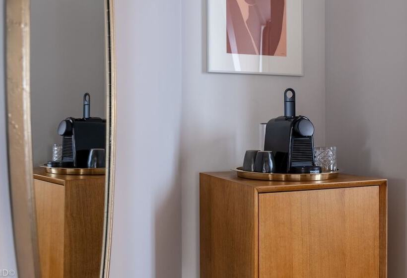 Finch Boutique Hotel, Downtown