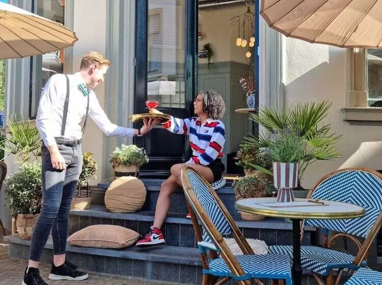 Finch Boutique Hotel, Downtown