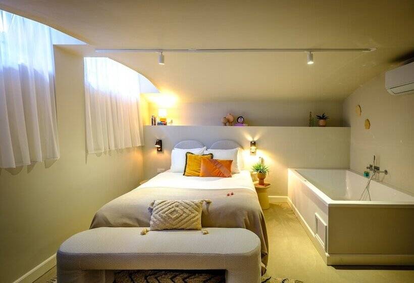 Finch Boutique Hotel, Downtown